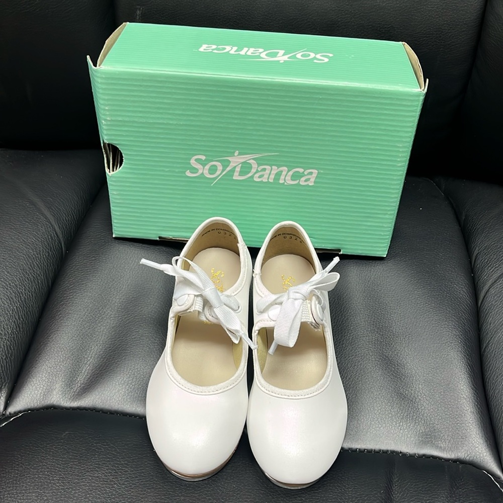 So Danca Little Girl/Toddler White Tap Shoes.   Sizes 9 1/2 and 10. New.